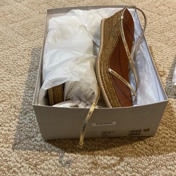 Jimmy Choo *NEVER WORN IN BOX* Drive Metallic Wedge Espadrille Sandals